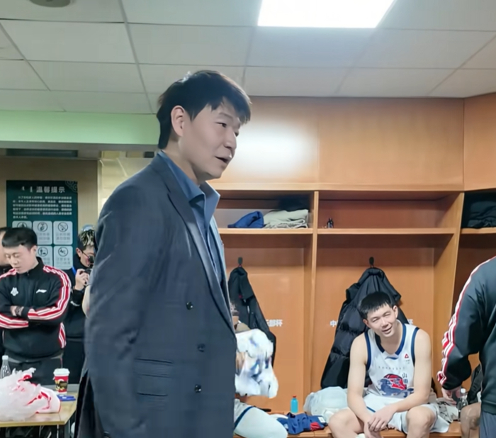 hth官网-淘汰浙江更衣室！邱彪体恤外援，总结变认哥现场，与全队打成一片|山东队|浙江队|陈林坚|德雷克·鲍威尔|诺曼·鲍威尔_新浪体育_新浪新闻