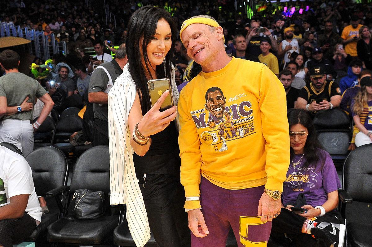 hthapp下载-湖人领先12分惨遭逆转！三大致命败因让黄蜂完成18分大胜