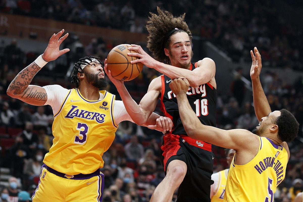 hthapp下载-湖人领先12分惨遭逆转！三大致命败因让黄蜂完成18分大胜