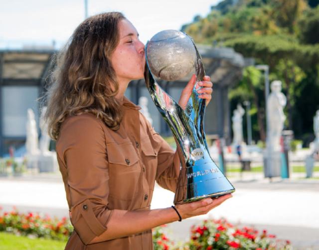 hth官网-科贝尔哈勒普上演焦点之战 梅尔滕斯登顶后出局